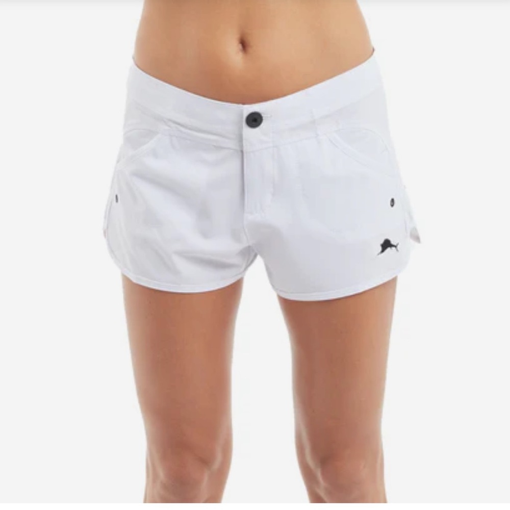 Pelagic Women's Black Ws Moana size 4 -6 
Ws Shorts Shorts white